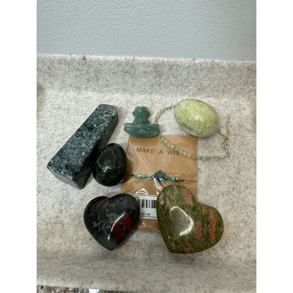 Green 💚 - 1lb Crystal Bundle - Picture 2 of 3